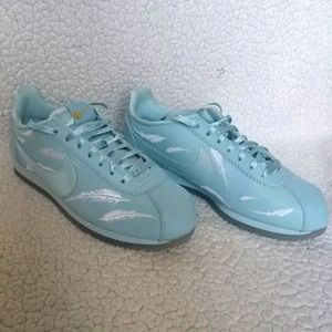 NIKE Classic Cortez Goddess Of Victory SZ 9